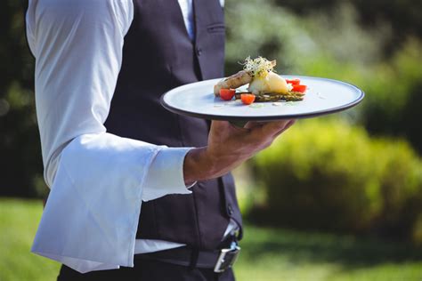 Fine dining server jobs - A server training manual should include the following: Server Etiquette Guidelines - The scope of your etiquette may vary depending on the type of restaurant you own. For instance, fine dining has very specific guidelines that dictate every aspect of service. But on the whole, any type of restaurant customer service should emphasize …